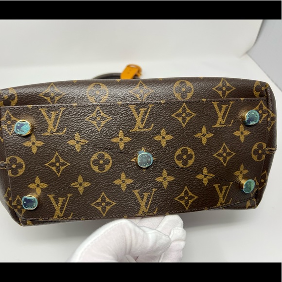 Louis Vuitton Limited Edition Ocre Majestueux PM - Picture 9 of 12
